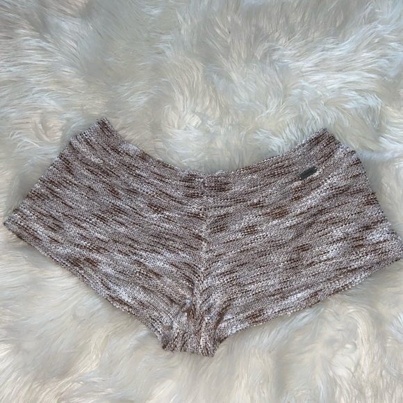 Mora Pants - Mora crochet shorts